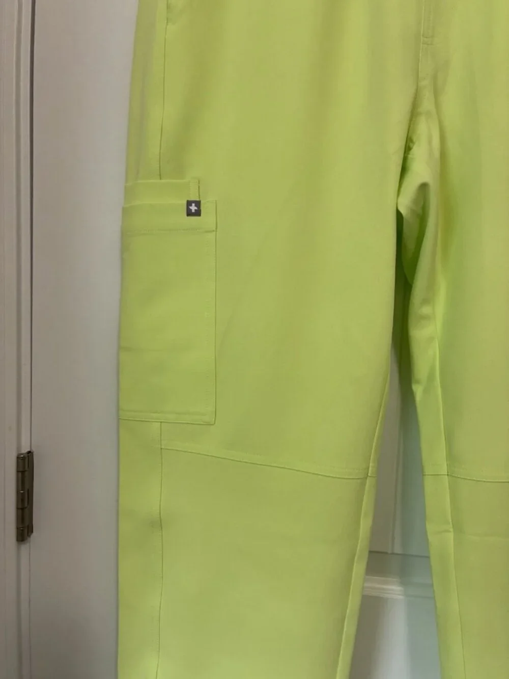 Figs Axim Cargo Scrub Pants In Celery Green Size LS 34” x 28”